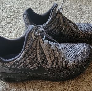 Women's Nike Lunarepic Flyknit 2 Oreo, size 8.5